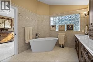 3992 Gallaghers Parkway - Photo 32