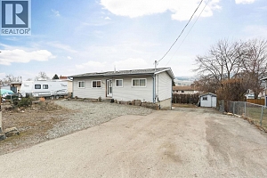 9391 Glenmore Road - Photo 2