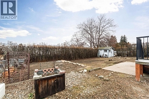 9391 Glenmore Road - Photo 30