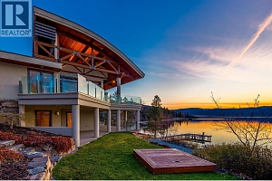 5560 Lakeshore Road - Photo 2