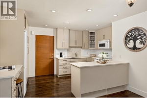 5560 Lakeshore Road - Photo 35