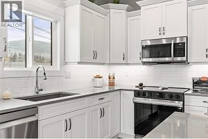 6453 Okanagan Landing Road - Photo 10