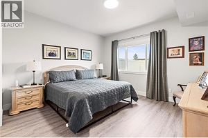 6453 Okanagan Landing Road - Photo 18