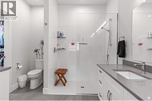 6453 Okanagan Landing Road - Photo 21