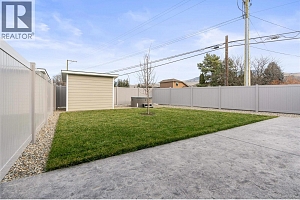 6453 Okanagan Landing Road - Photo 36