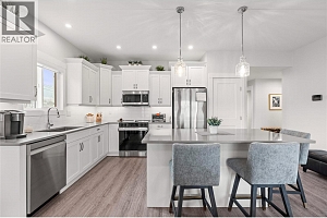 6453 Okanagan Landing Road - Photo 9