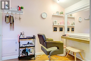 2245 Shuswap Avenue - Photo 21