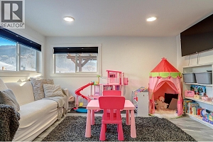 2245 Shuswap Avenue - Photo 30