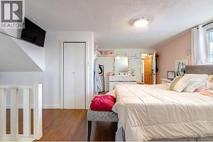 2245 Shuswap Avenue - Photo 32