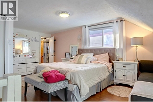 2245 Shuswap Avenue - Photo 33