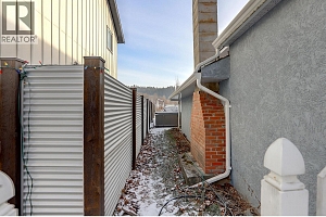 2245 Shuswap Avenue - Photo 57