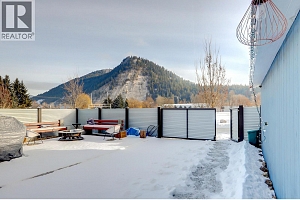 2245 Shuswap Avenue - Photo 66