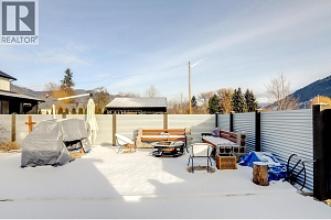 2245 Shuswap Avenue - Photo 67