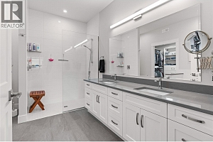 6457 Okanagan Landing Road - Photo 20