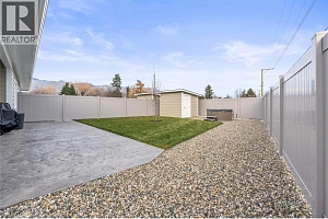 6457 Okanagan Landing Road - Photo 35