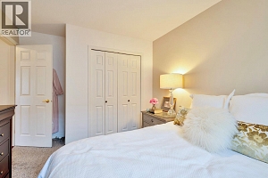 3482 Ridge Boulevard - Photo 33