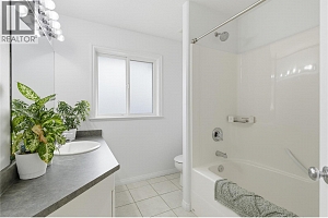 1492 Longley Crescent - Photo 25