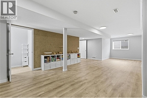 1492 Longley Crescent - Photo 32