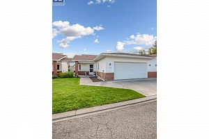 1885 Parkview Crescent Unit# 113 - Photo 2