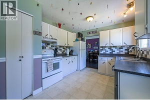 531 BAYWOOD Crescent - Photo 9