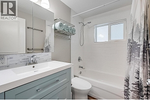 725 Stanley Avenue - Photo 19