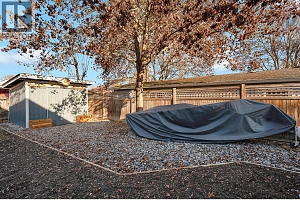 725 Stanley Avenue - Photo 43