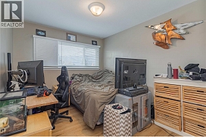 885 Walrod Street - Photo 12