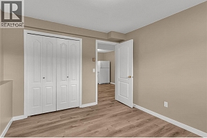 885 Walrod Street - Photo 24