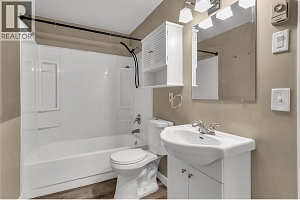 885 Walrod Street - Photo 25