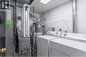 885 Walrod Street - Photo 26