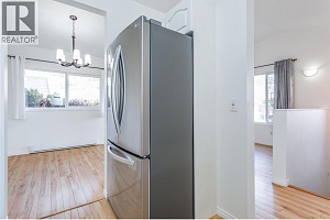 885 Walrod Street - Photo 30