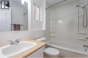 885 Walrod Street - Photo 35