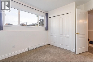 885 Walrod Street - Photo 39