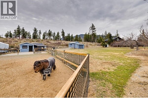 5186 Mackinnon Road - Photo 18