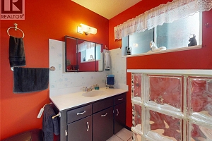 5186 Mackinnon Road - Photo 49