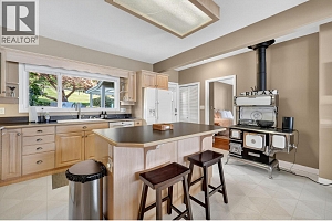 12056 Okanagan Centre Road W - Photo 46