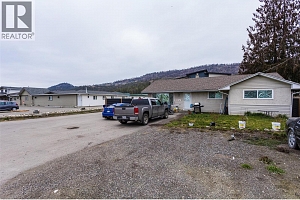 470 Snowsell Street N - Photo 2