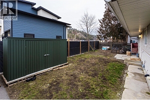 470 Snowsell Street N - Photo 3