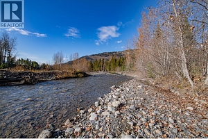 370 Charles Road - Photo 2