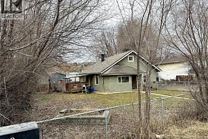 3708 25 Avenue - Photo 2