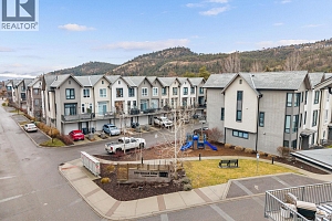 170 Celano Crescent Unit# 22 - Photo 32