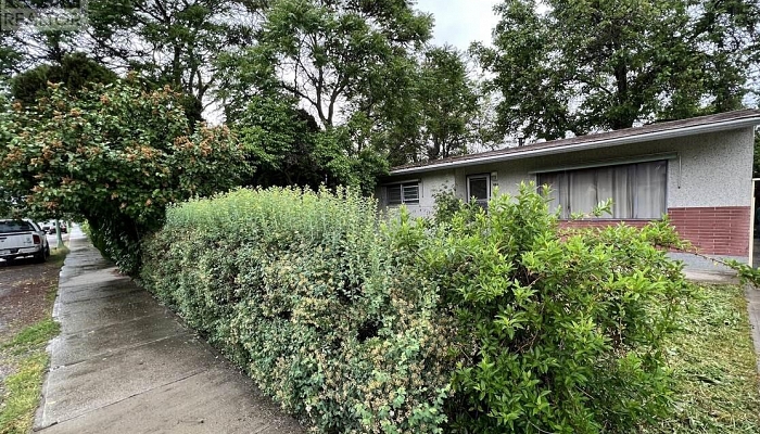 864 Lawson Avenue - Photo 1