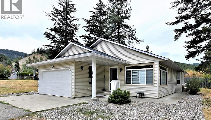 404 Hummingbird Avenue - Photo 1