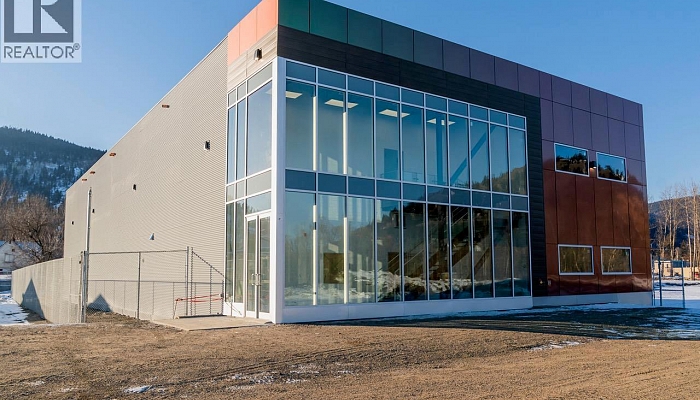 1837 Shuswap Avenue - Photo 1