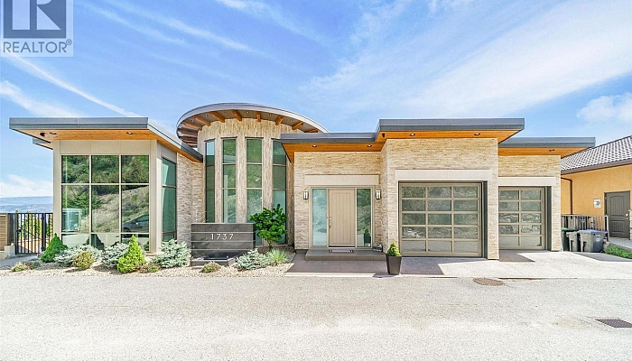 1737 Scott Crescent - Photo 1