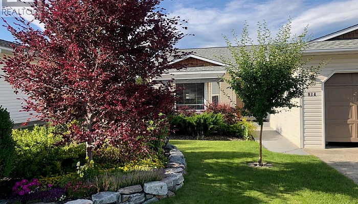 814 8 Avenue - Photo 1