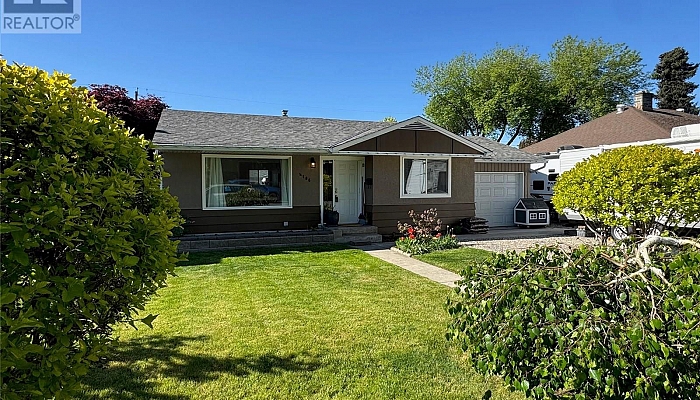 4106 28 Avenue - Photo 1