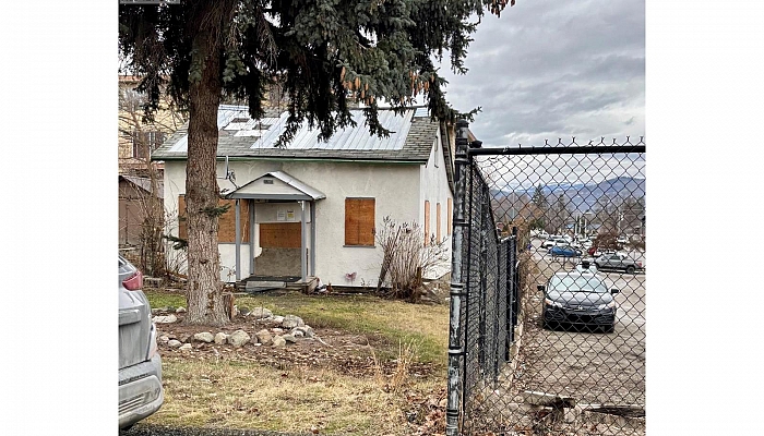 1904 31 Street - Photo 1