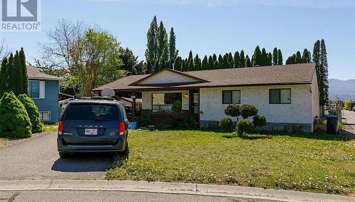 2913 Bouvette Street - Photo 1