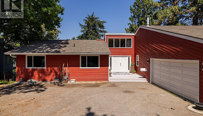 2172 Michelle Crescent - Photo 1